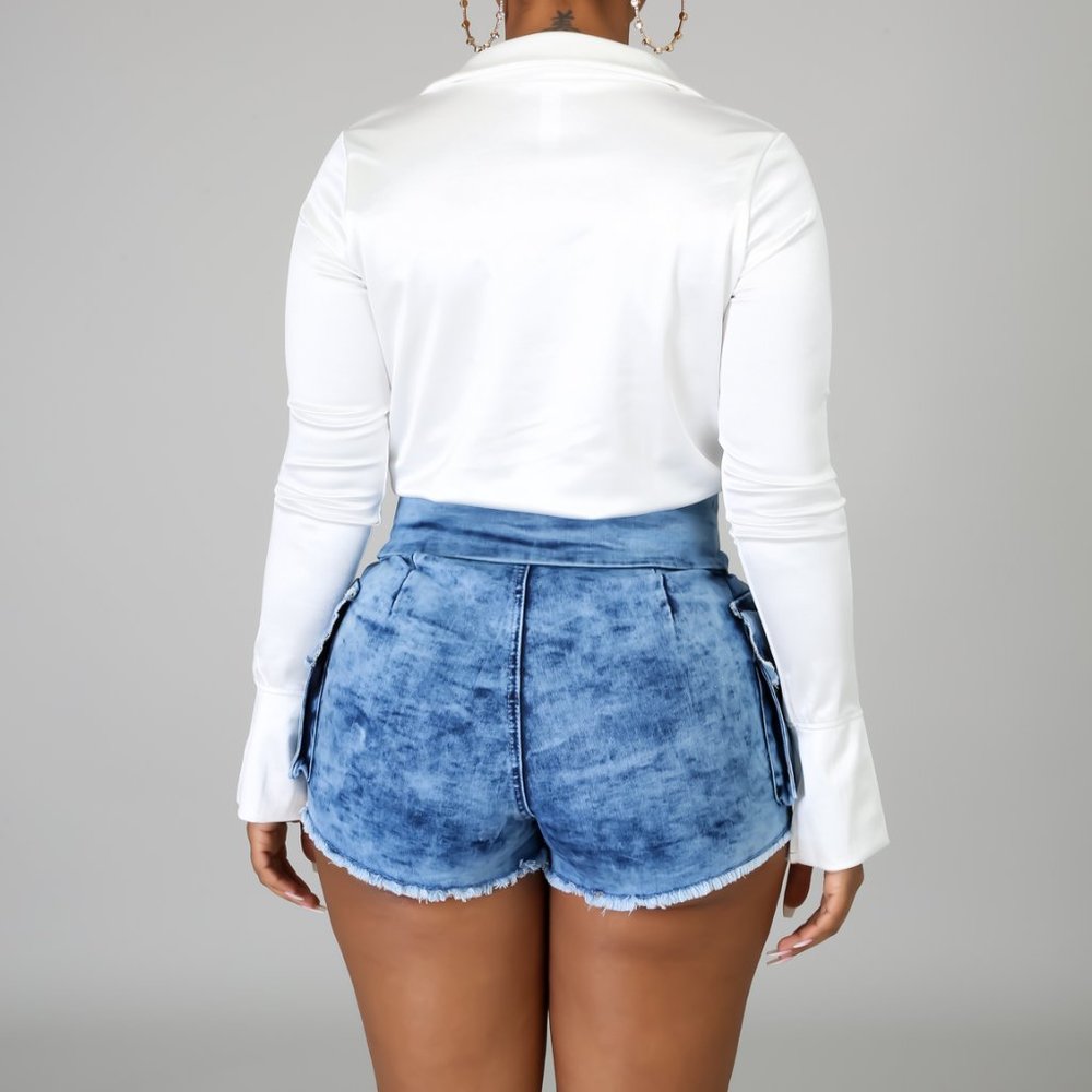 Hot & Delicious High Waist Denim Sleeve Tied Shorts - NWT - Picture 3 of 4